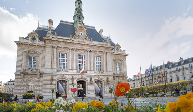 photos de mariage à Levallois-Perret jardin de l'hôtel de ville