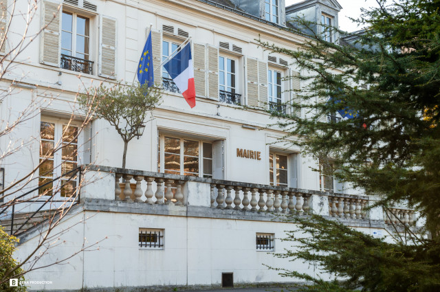 Séance photo mariage mairie de Bougival