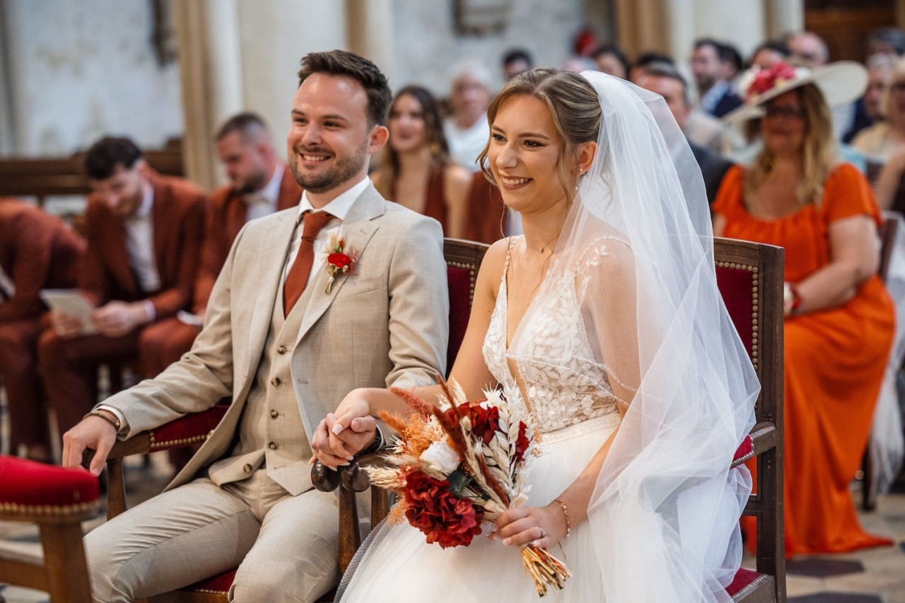 Le mariage romantique de Caroline & Pierre au cœur du château de Bourguignon