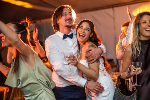 Le mariage de Jade et Henri à Paris, entre éclats de rire et tendres émotions
