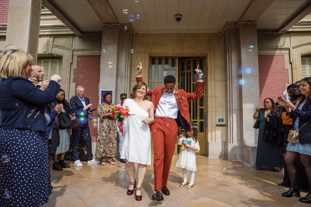 Le mariage coloré de Marie-Charlotte et Hélène au Château de Pontarmé